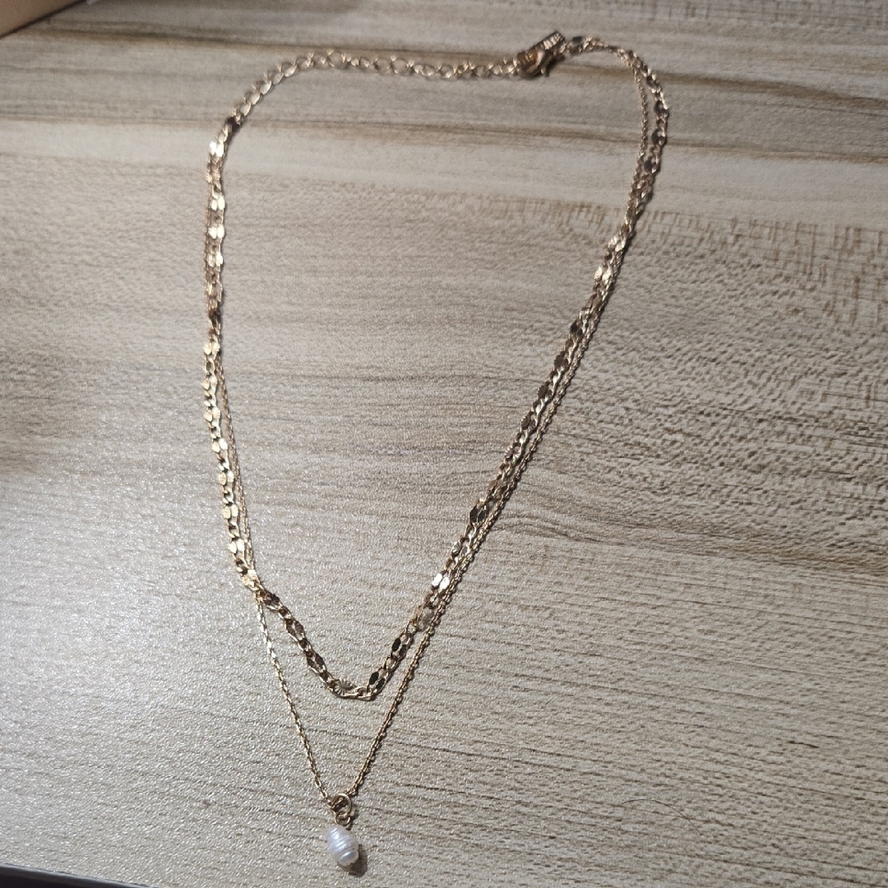 Vintage Dynamite 90s Gold Tone Layered Necklace with Seed Pearl Pendant💫